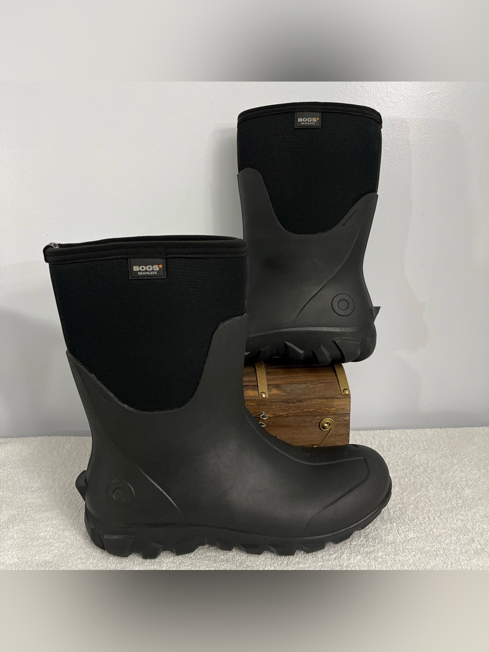 Bogs Classic Mid Seamless Boot Men’s Size 12 Waterproof 73342-001